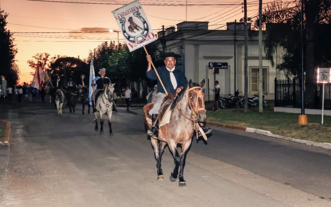 CELEBRAMOS NUESTRA IDENTIDAD, DEFENDIENDO LO NUESTRO