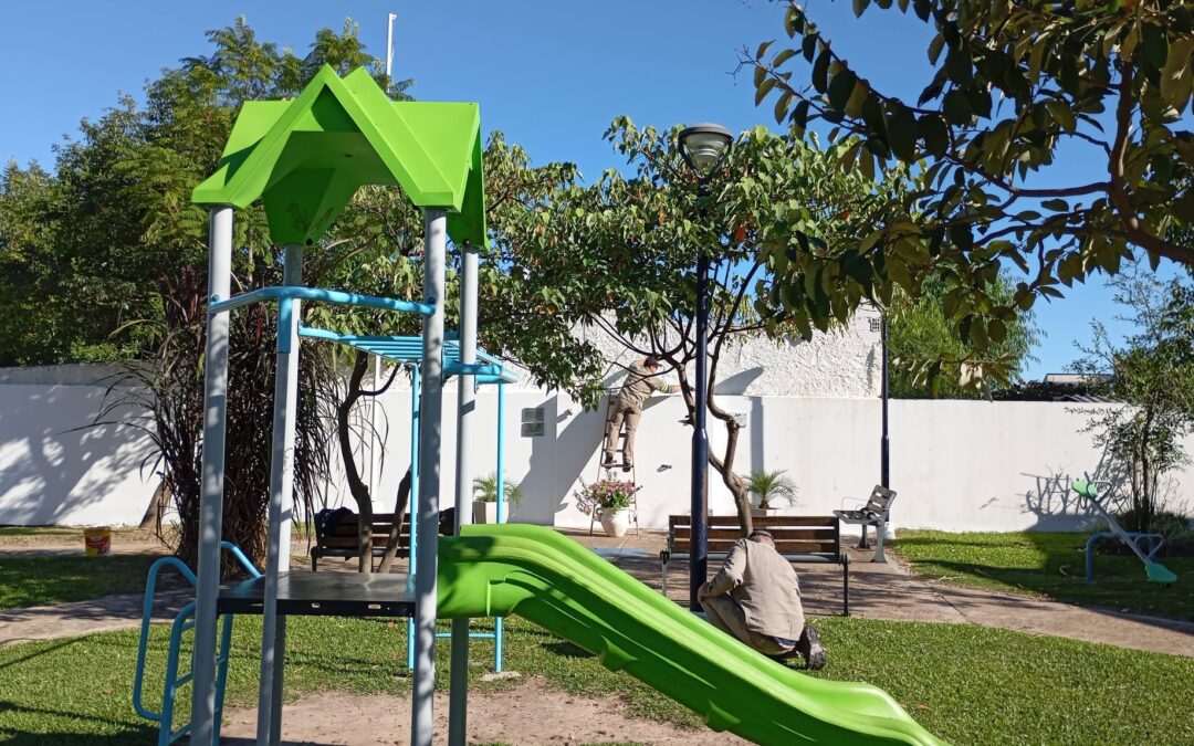 TAREAS DE PINTURA EN PLAZOLETA HÉROES DE MALVINAS