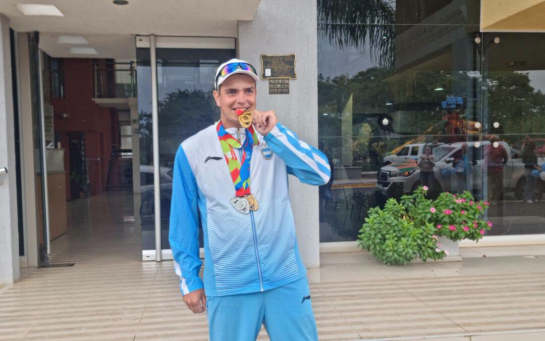 VILLA DEL ROSARIO RECIBIÓ AL CAMPEÓN