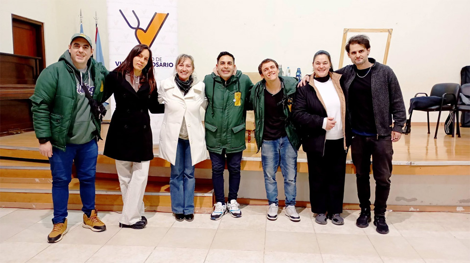 OBRA DE TEATRO: «CONSUMOS»