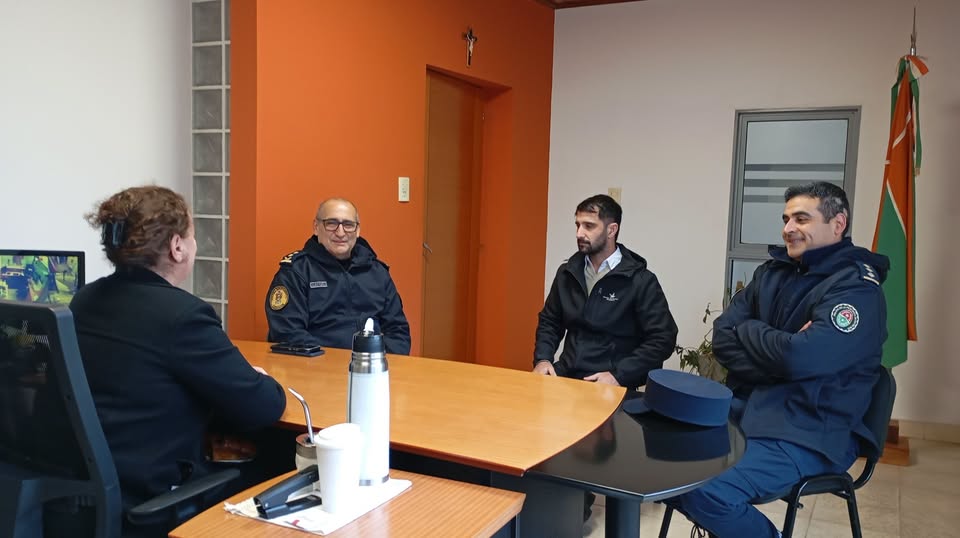 REUNIÓN CON JEFE DEPARTAMENTAL DE POLICÍA