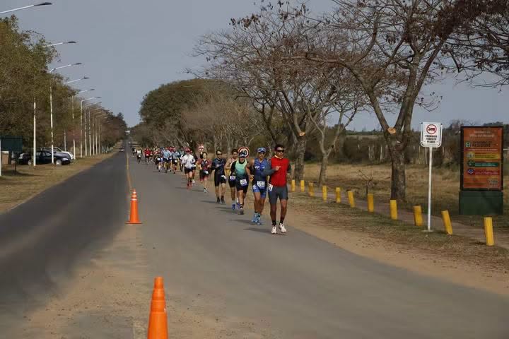 INTERRUPCIÓN DE TRÁNSITO DUATLÓN JEEP