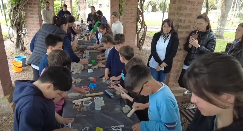 MANOS A LA ARCILLA: CREATIVIDAD QUE COBRA FORMA