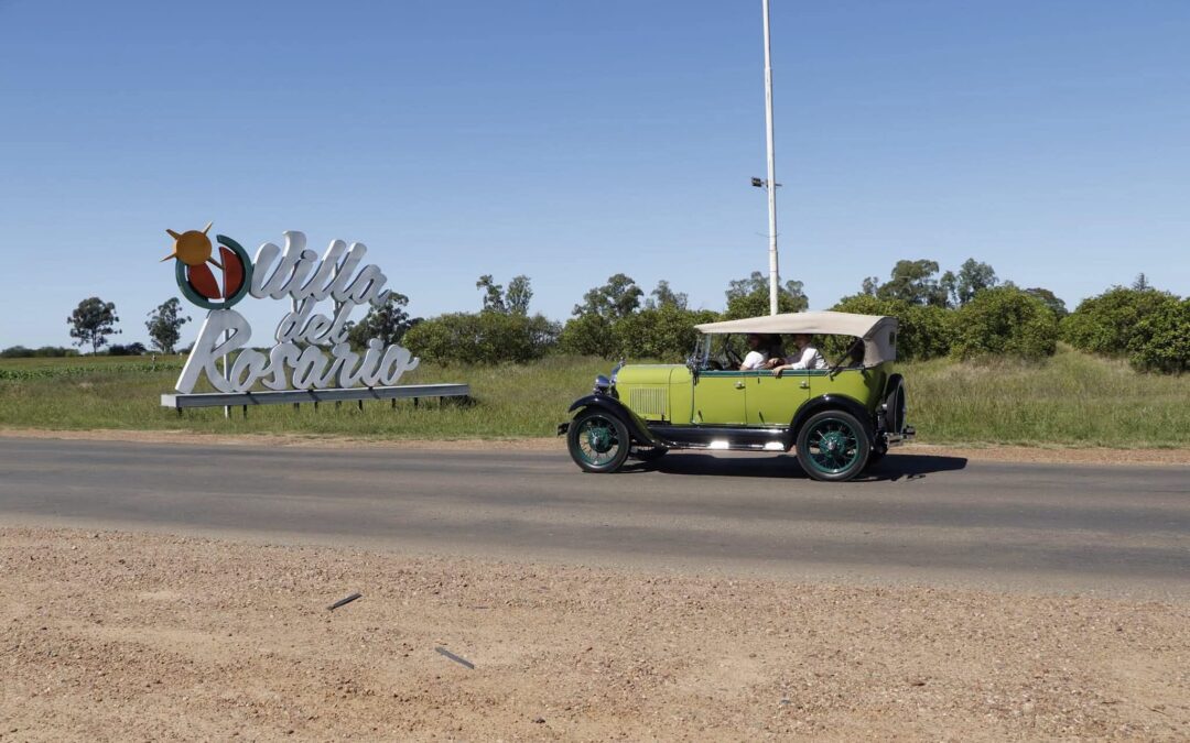 ¡LOS AUTOS DE ÉPOCA LLEGAN A VILLA DEL ROSARIO!